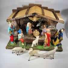 Italian-Made Vintage Nativity Set with 14 Figurines and ...