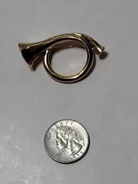 Christmas Horn French horn Brooch Pin Gold Tone Vintage ...