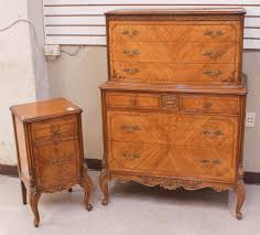 Lot - LOUIS XV STYLE DRESSER AND MATCHING NIGHTSTAND