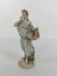 Meissen Porcelain Figurine staute Woman in Dress with ...