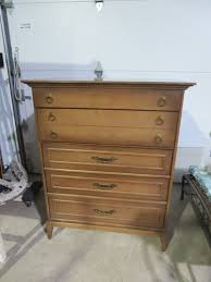 Broyhill Premier Division 5 Drawer Chest / Dresser | Stella's