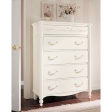 Young America Isabella Chest