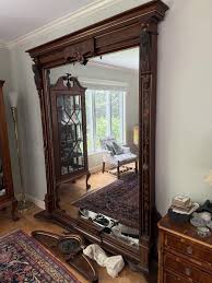 Blue Moon Estate Sales - Belmont Hill Highend decor, rugs ...