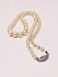 VINTAGE JEWELRY - 1970s Princess Off White Graduated Faux ...