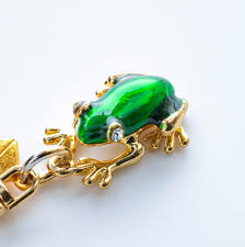 Amazon.co.jp: Shirasaki Hachimangu Frog Amulet, Safely Frog Amulet, Keychain, Prayed at Shrine, Purified and Exorcised, green : Electronics