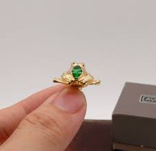 Gold and Silver Baby Antique Thick Green Gold Frog Pin Tie Pin AVON 1985 B2228 - Shop goldsilverbaby Brooches - Pinkoi