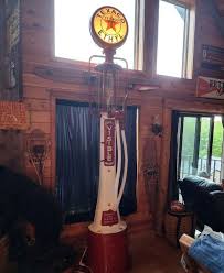 1920s Fry Mae West 5 Gallon Visible Gas Pump | Saratoga ...