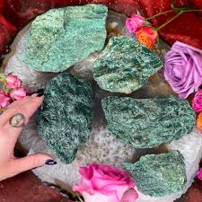 Sage Goddess Natural Fuchsite for love and heart healing