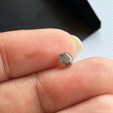 4.6mm/0.41CTW Clear Black Shield Hexagon Shape Salt And ...