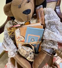 Artistic Vintage American Bear. For Sale at 1stDibs