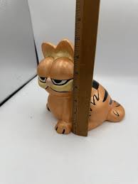 Vintage Hand Painted Garfield Figurine 7” Sitting Jim Davis ...