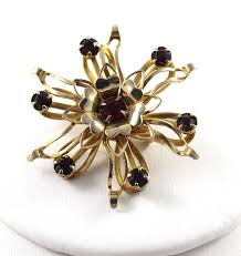 Vintage Red Stone Set in Goldtone Brooch - Etsy