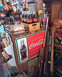 In search of antiques at "Tuek Daeng Vintage". A nostalgic alternate world here, right across from the famous Chatuchak Weekend Market, it's too rude to say while strolling the market, and many