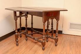 Early 20th Century William & Mary Style Drop Leaf Gate Leg ...