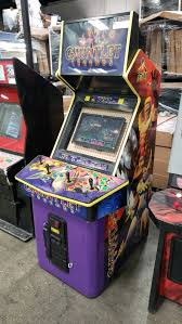 GAUNTLET LEGENDS UPRIGHT DEDICATED ARCADE GAME W/ LCD MONITOR ATARI