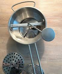 Food Mill Stainless Steel with 3 Grinding Discs Tomato Sauce ...