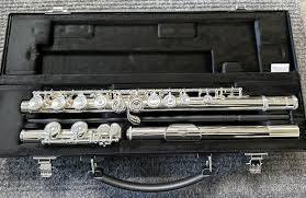 BRAND NEW YAMAHA YFL-222 Flute w/Case - MAKE AN ...