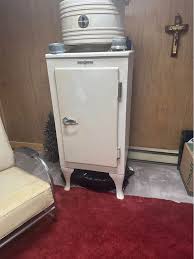 Monitor Fridge from 30's or 40's GE | Facebook