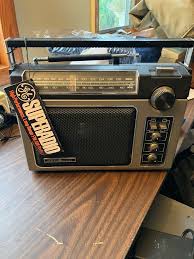 Vintage GE General Electric Superadio AM FM Super Radio