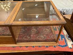 Lot - Two-in-One Cash Drawer & Display Cabinet 14 x 38 x 23 1/2 in. (35.6 x 96.5 x 59.7 cm.)