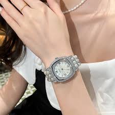Light Y Niche Womens Pearl Diamond Bracelet Watch Large Dial ...