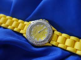 GENEVA PLATINUM 7805 YELLOW SILICONE SILVER TONE WATCH new battery A10 | eBay