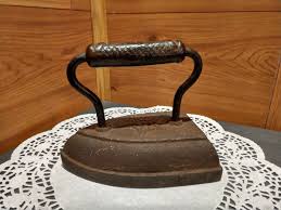 ANTIQUE CAST IRON GENEVA SAD IRON MADE IN GENEVA, ILLINOIS ...