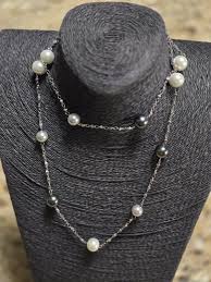 WOMEN'S VTG 2000's GLASS BEAD NECKLACE 32" SILVER PEARL GRAY ...