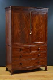English George III Mahogany Linen Press For Sale at 1stDibs