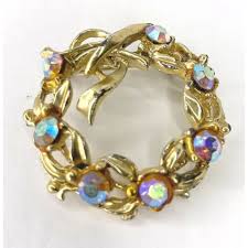 Aurora | Jewelry | 96 Gold Tone Aurora Vintage Brooch ...