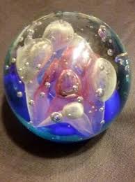 Dynasty Gallery Large Paperweight Andromeda Glow (Glows in ...