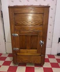 BEAUTIFUL ANTIQUE REFRIGERATOR ICE BOX IN ORIGINAL CONDITION ...