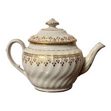 Antique Early 19th Century Chamberlain's Worcester Porcelain Tea Pot | Chairish