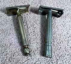 2 Older Gillette Razors. 3 Peice Safety Razor & D3 Safety ...