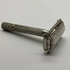 Vintage 1952 Gillette Opening Safety Razor X-4 - Reg US Pat ...