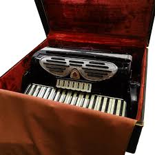 Italo-American Monterey 41-Key 120-Button LMMH Piano ...