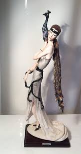 Giuseppe Armani Figurine "LADY WITH PEACOCK" | eBay