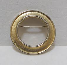 Classic Vintage CROWN TRIFARI Gold Tone Circle Pin Brooch ...