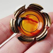 Vintage Sarah Coventry Gold Tone Flower Lucite Center Clip ...