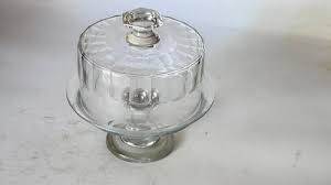 French Crystal Cheese Dome with Cut Glass Decor, 1970s for sale at Pamono