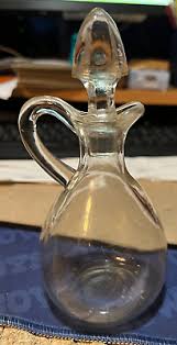 round cruet-----with handle-----6 1/2