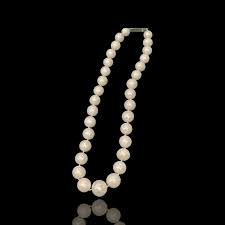 FRESHWATER ROUND PEARLS - 32 Graduated Knotted 20mm to 12mm ...