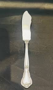 Gorham "Chantilly" Master Butter Knife — Plum Nelly Antiques