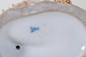 Antique Meissen Group of Commedia Dell"arte, Harlequin and Columbine Dancing For Sale at 1stDibs | columbine commedia dell'arte, columbina commedia dell'arte, harlequin commedia dell'arte