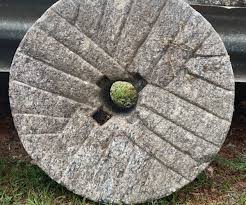 29 Inch North Carolina Runner Millstone | millstones.com