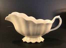 Vintage Collectible EUREKA Off-white Pedestal Gravy Boat ...