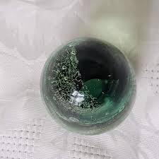 Art Glass Ovoid Paperweight – Aunt Gladys' Attic