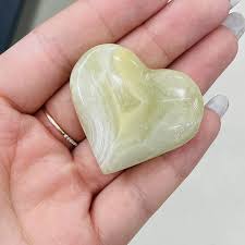 Amazon.com: Crystal Stone - 3 piezas de cristales de jade en forma de corazón de piedra para decoración del hogar (tamaño : 1 unidad) : Patio, Césped y Jardín