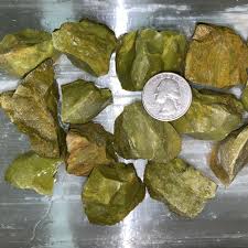 GREEN OPAL ROUGH, CHARGED 500 CARATS LOT + A FREE SELENITE ...
