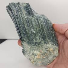 Green Tremolite. 390g.